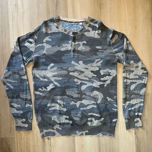 $178 Robert Graham Knit Camo Henley Sweater Men Medium Classic Fit Jaxen